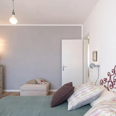 Chiara Tra Le Lucchesi! Appartement