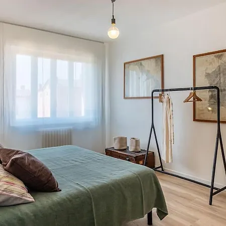 Lovely With Garden And Tank Pool Near The *