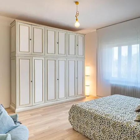 Chiara Tra Le Lucchesi! Appartement