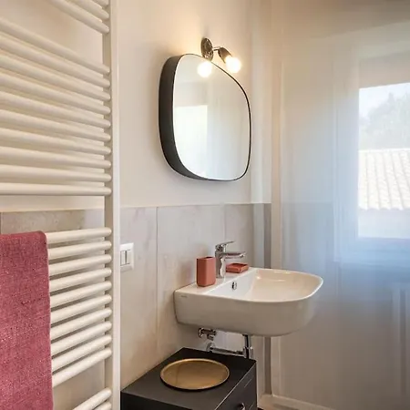 Appartement Chiara Tra Le Lucchesi!