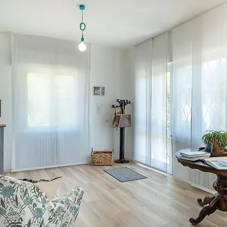Lovely With Garden And Tank Pool Near The *