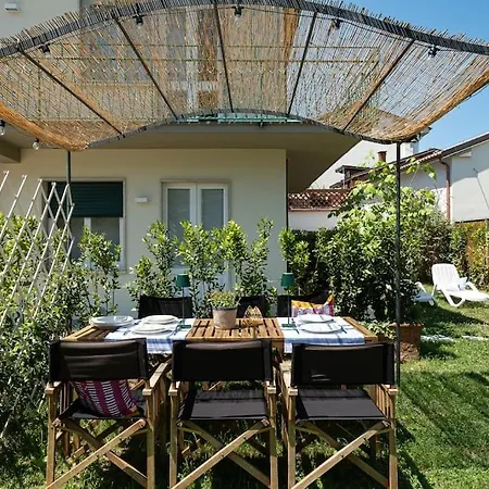 Lovely With Garden And Tank Pool Near The Appartamento